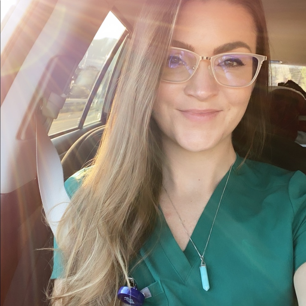 Meet your Posher, Katelyn